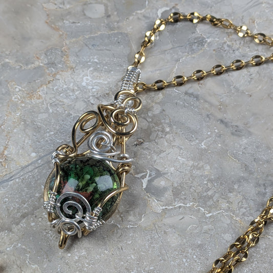 Green Dragon Scale Glass Pendant Necklace