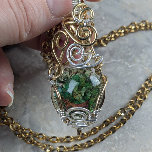 Green Dragon Scale Glass Pendant Necklace